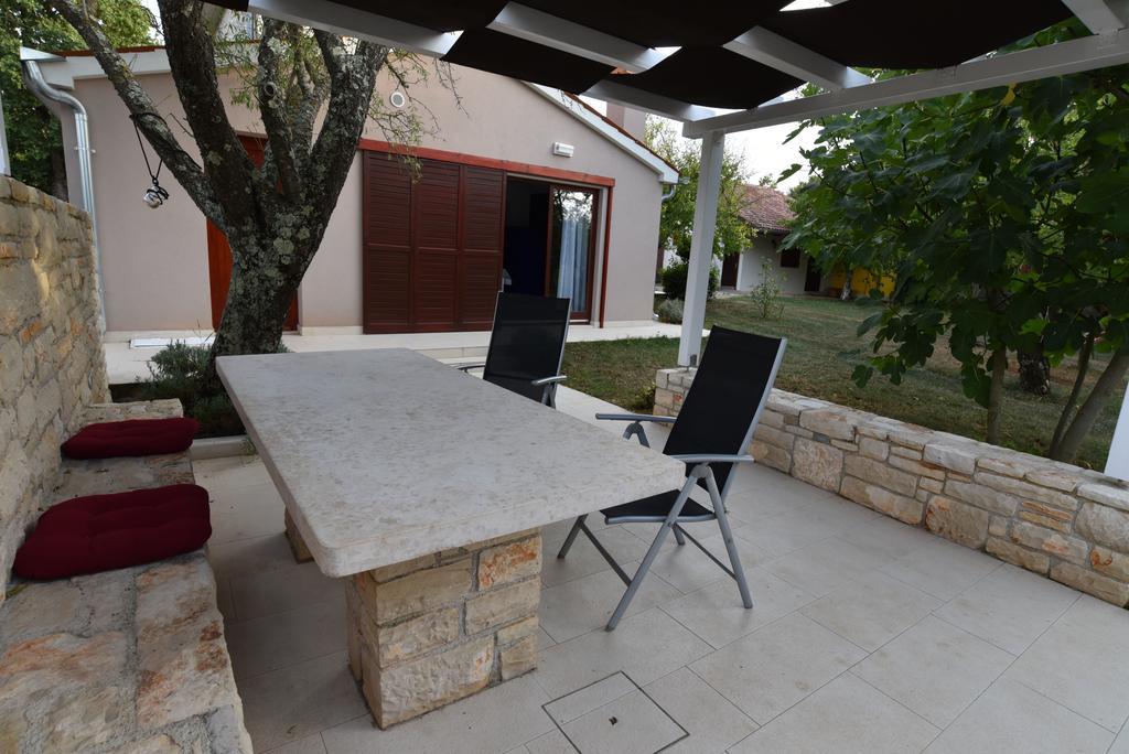 Holiday Home Brhanici Svetvincenat Luaran gambar